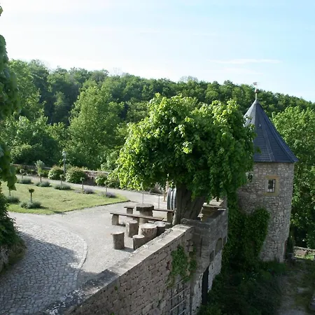 Burg Bodenstein * Adelsborn