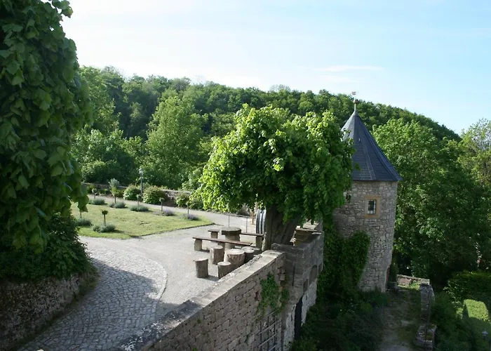 Burg Bodenstein * Adelsborn