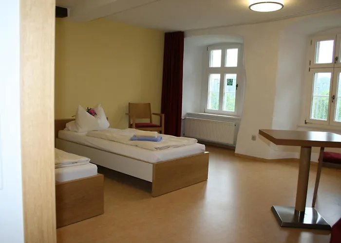 Burg Bodenstein * Adelsborn